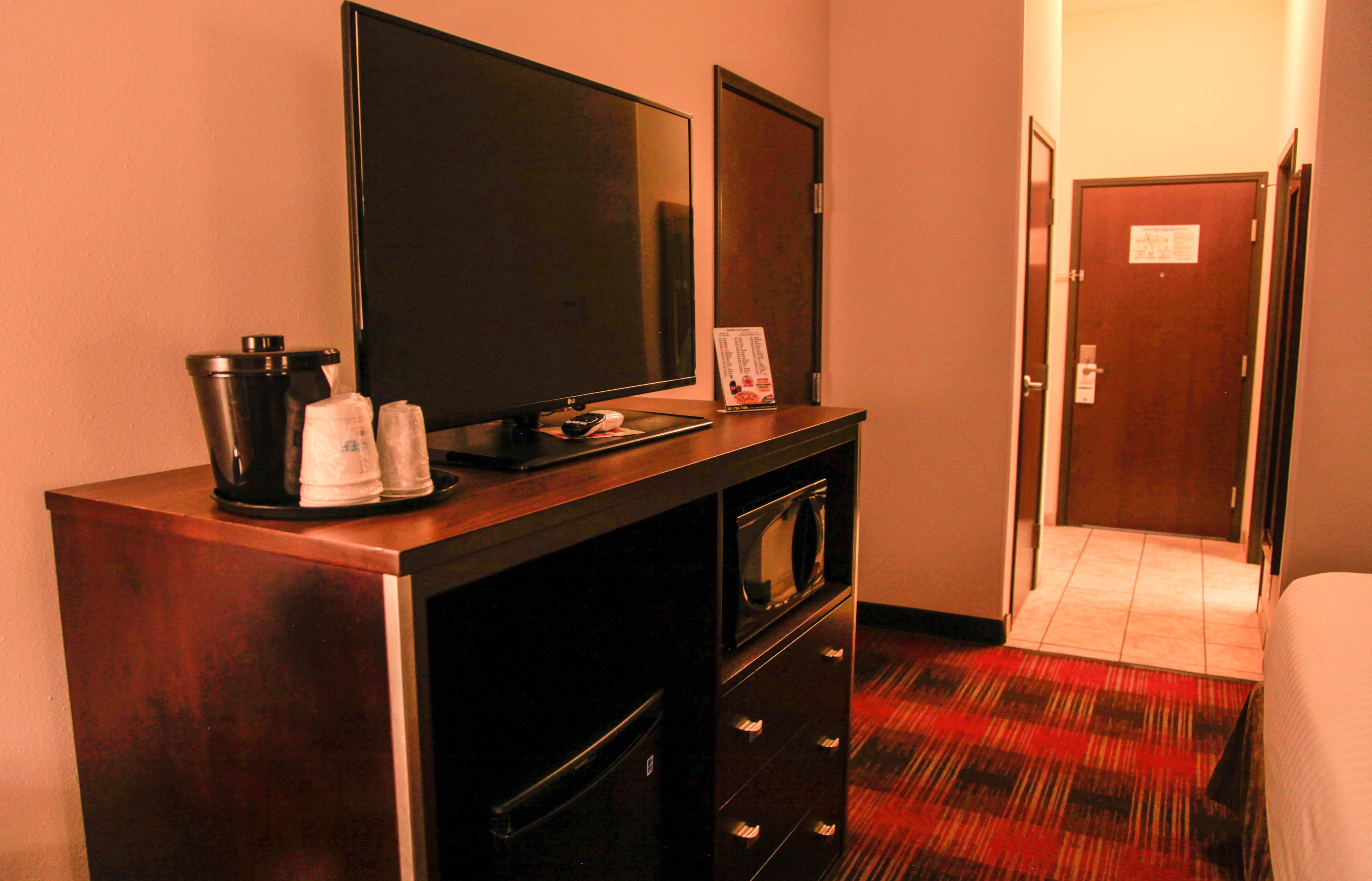 Holiday Inn Express & Suites Cumberland - La Vale By Ihg Exterior foto
