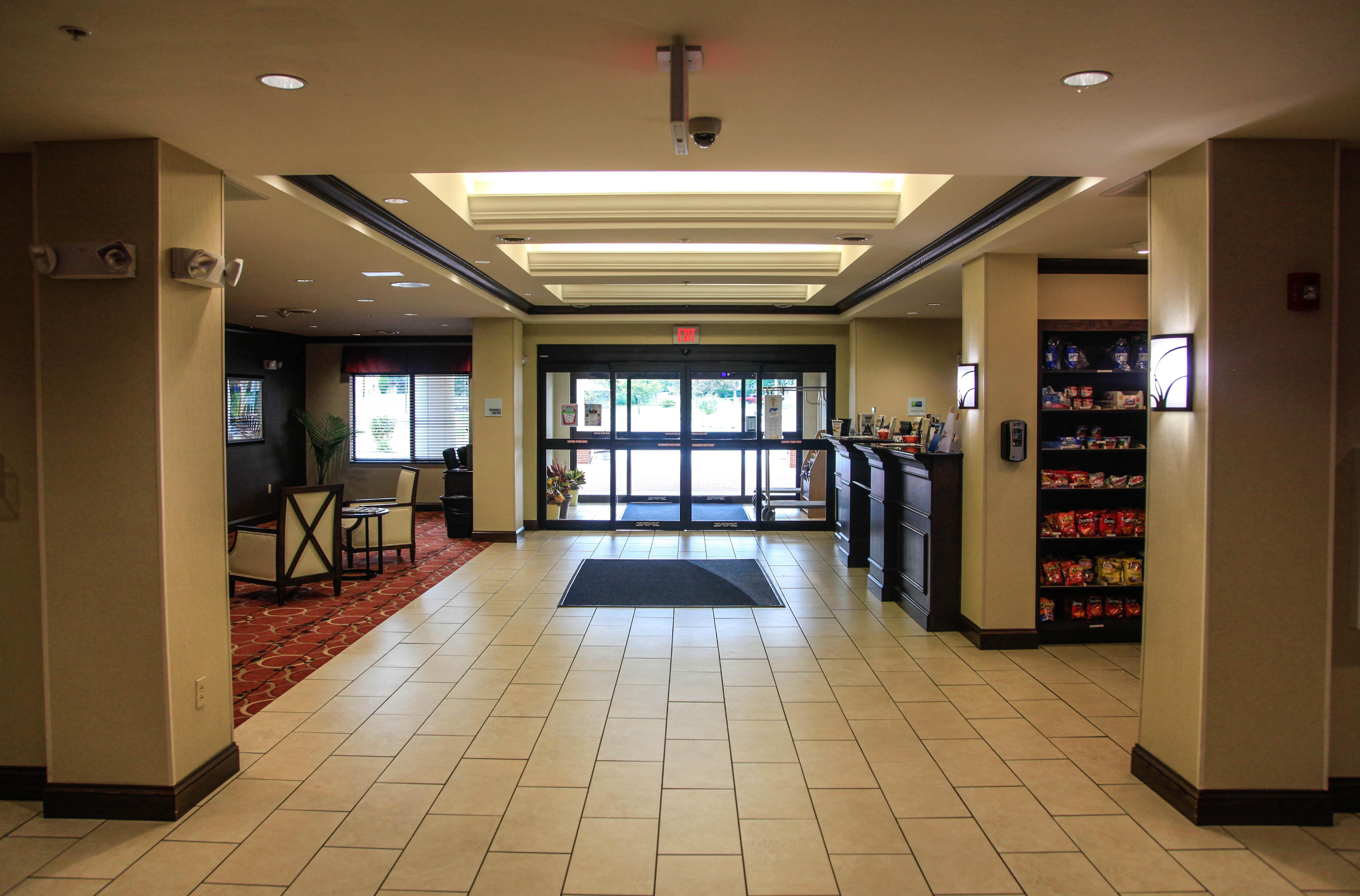Holiday Inn Express & Suites Cumberland - La Vale By Ihg Exterior foto